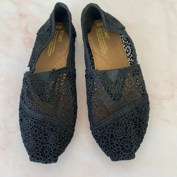 Black lace toms store